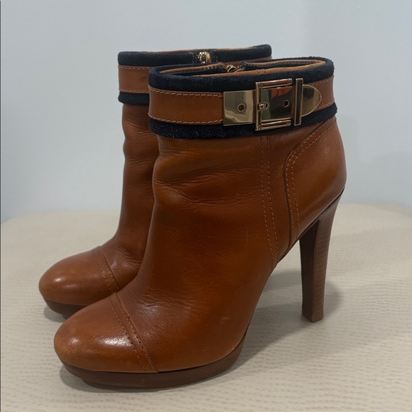 Tory Burch Tan Ankle Boots with Gold Buckle - Picture 1 of 16